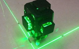 Tại sao mọi người thích máy cân bằng laser tia xanh?