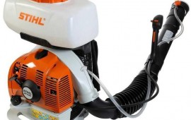 Drone này phun thuốc trừ sâu xung quanh cây trồng