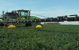 Máy phun tự hành mới của John Deere với chiều rộng phun 36m
